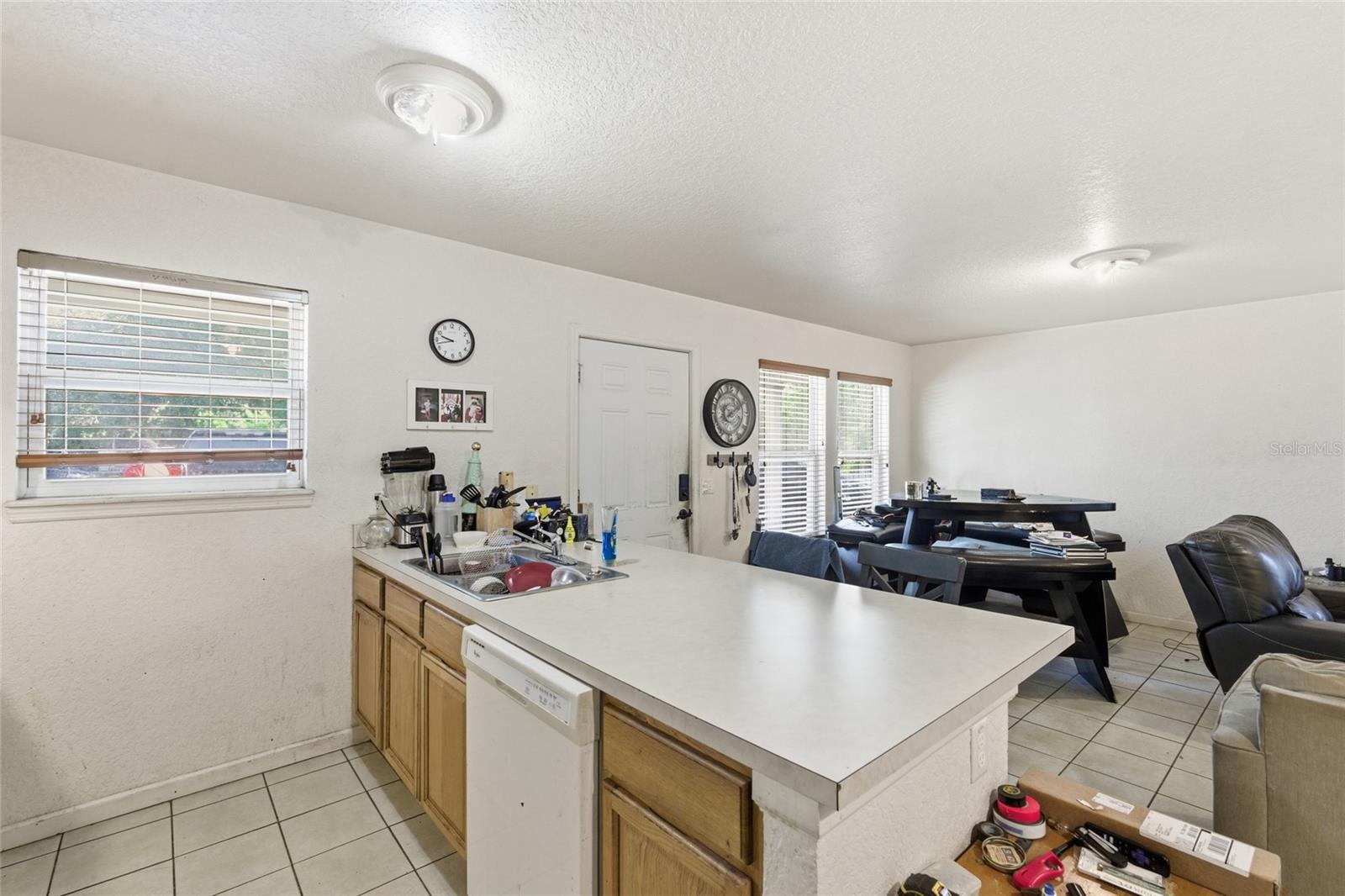 8439 RADIO LN, TAMPA, FL, 33619