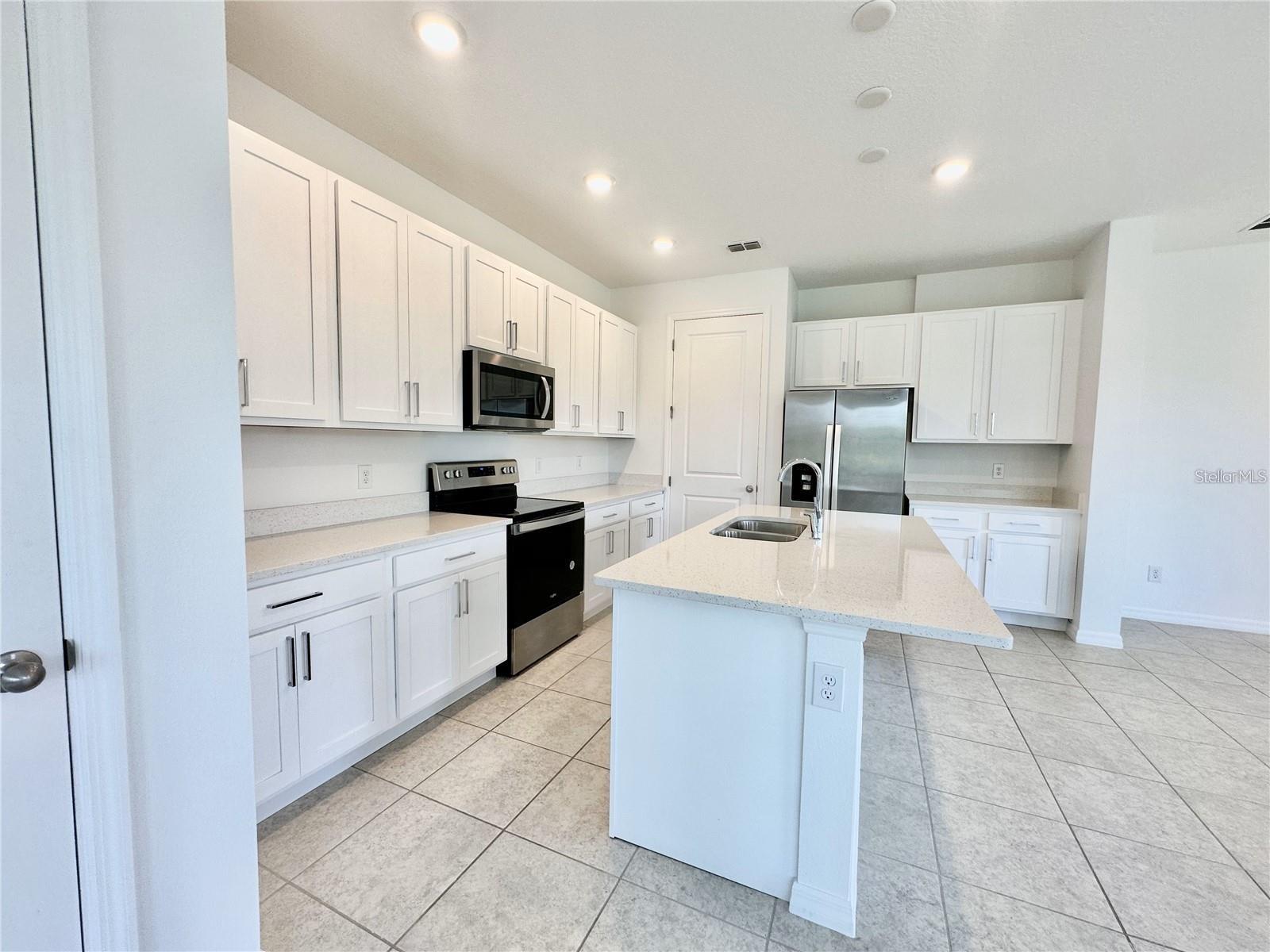 1707 SANIBEL DR, DAVENPORT, FL, 33896