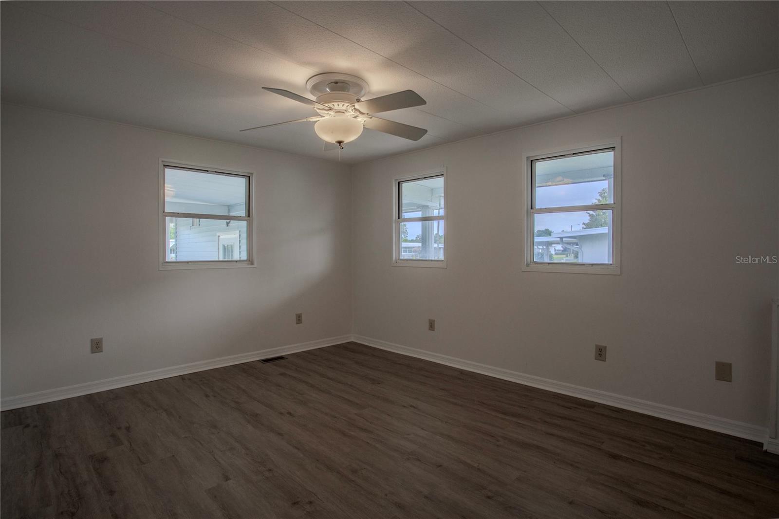 34232 ISLAND DR, LEESBURG, FL, 34788
