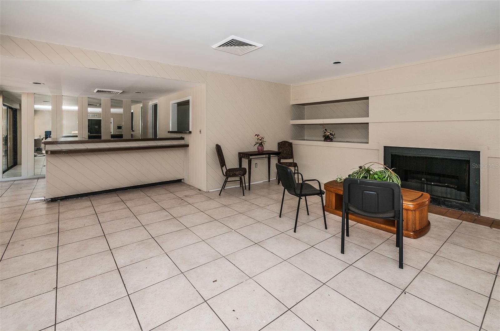 781 VILLAGE LAKE TER N #101A, ST PETERSBURG, FL, 33716