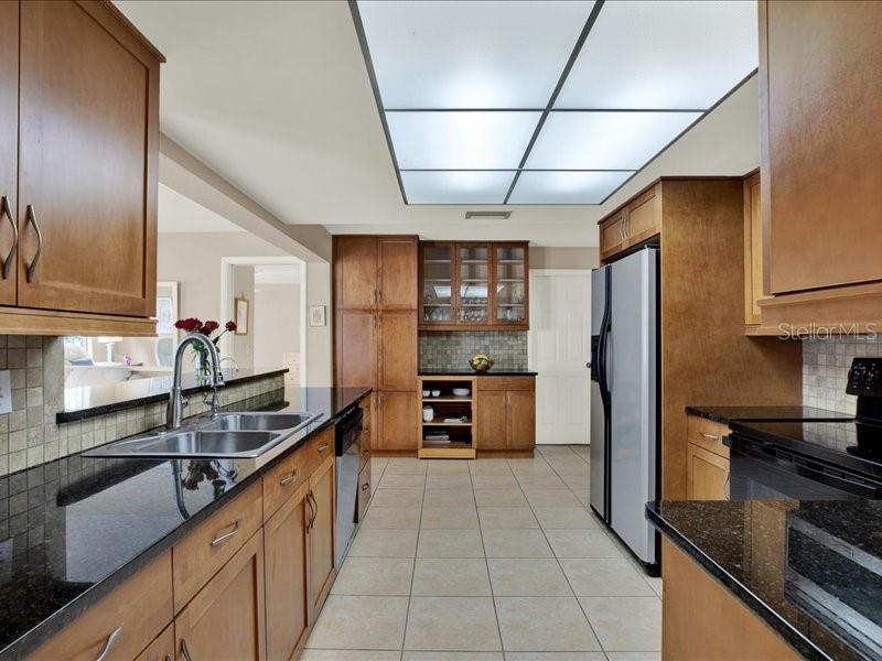 11235 APACHE PL, LARGO, FL, 33774