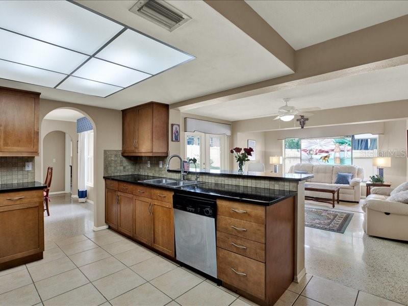 11235 APACHE PL, LARGO, FL, 33774