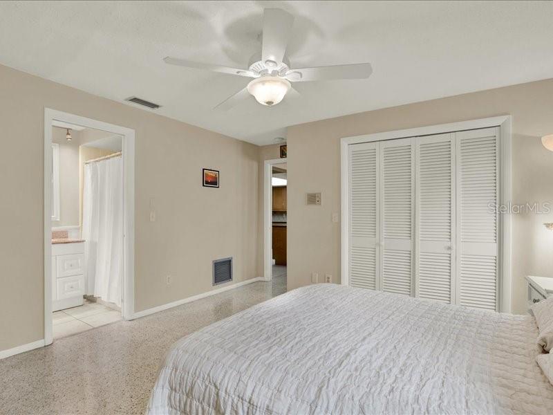 11235 APACHE PL, LARGO, FL, 33774