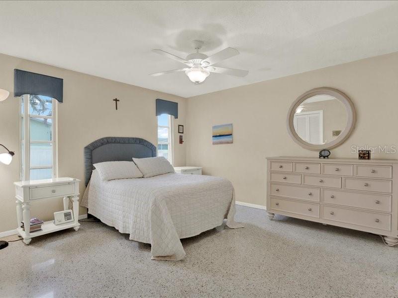 11235 APACHE PL, LARGO, FL, 33774