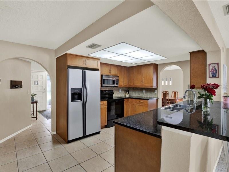 11235 APACHE PL, LARGO, FL, 33774