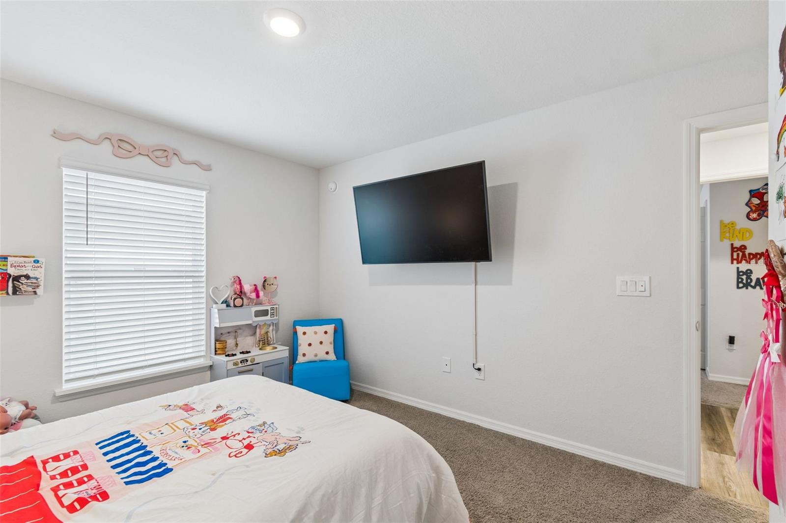 6981 TWISTING PINES LOOP, ZEPHYRHILLS, FL, 33541