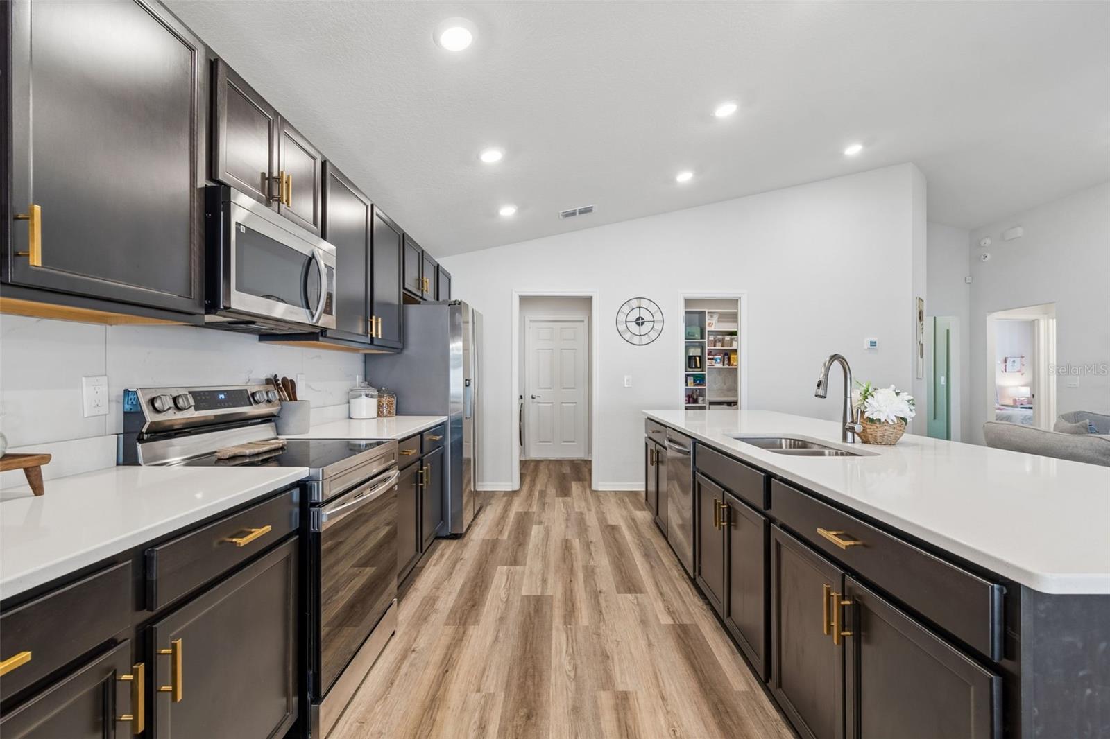 6981 TWISTING PINES LOOP, ZEPHYRHILLS, FL, 33541