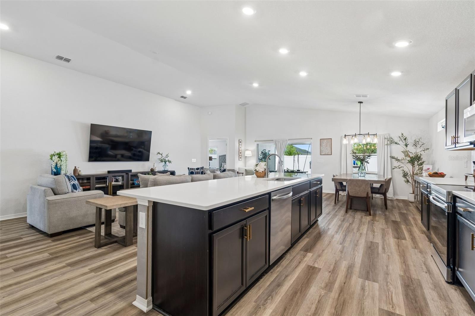 6981 TWISTING PINES LOOP, ZEPHYRHILLS, FL, 33541