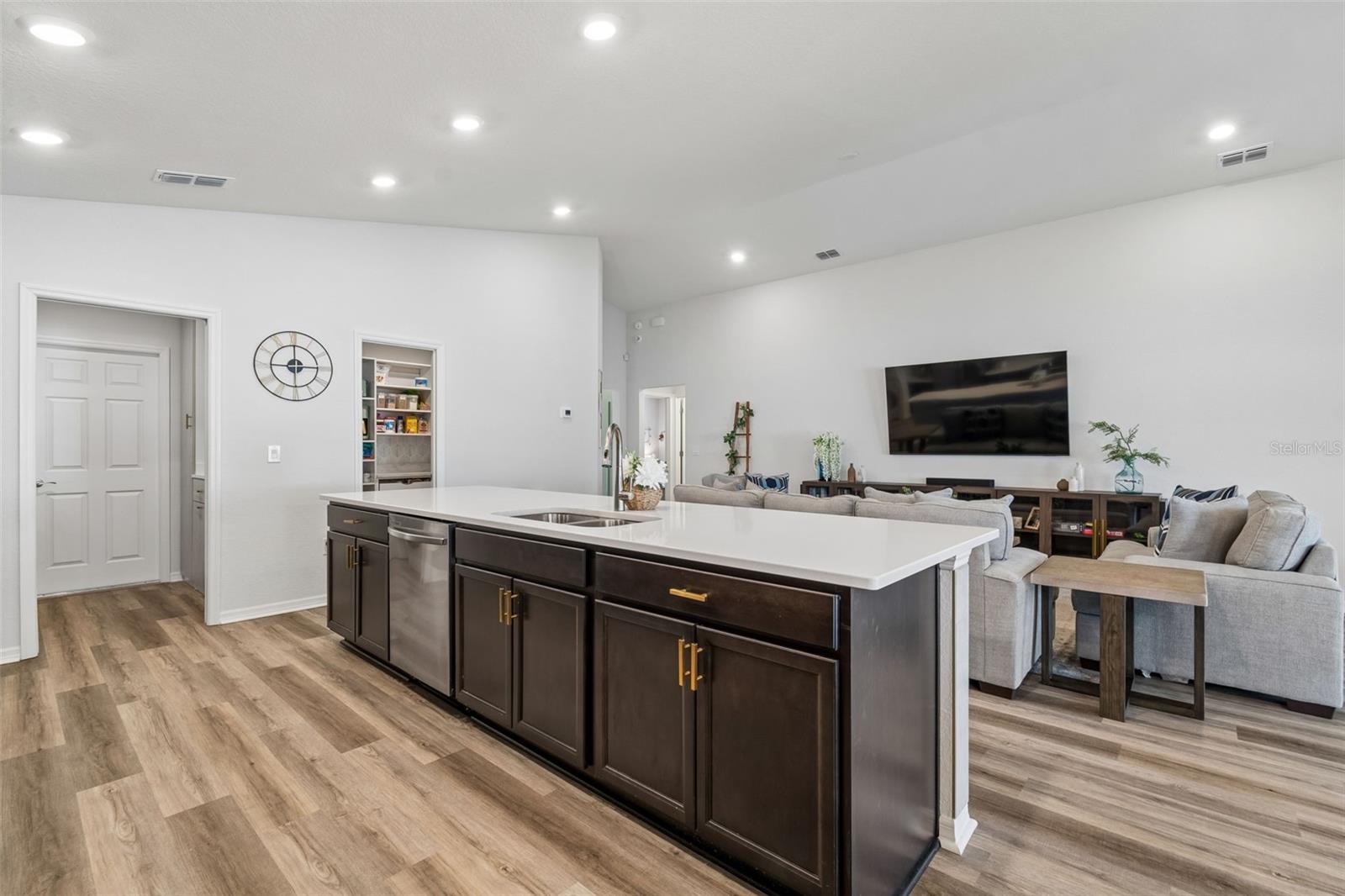 6981 TWISTING PINES LOOP, ZEPHYRHILLS, FL, 33541