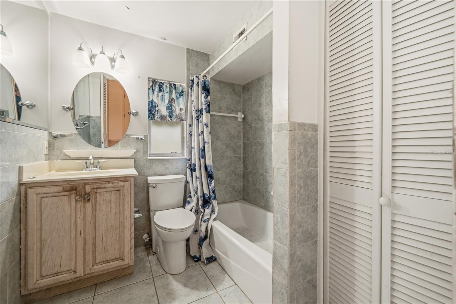 3901 N APOPKA VINELAND RD, ORLANDO, FL, 32818