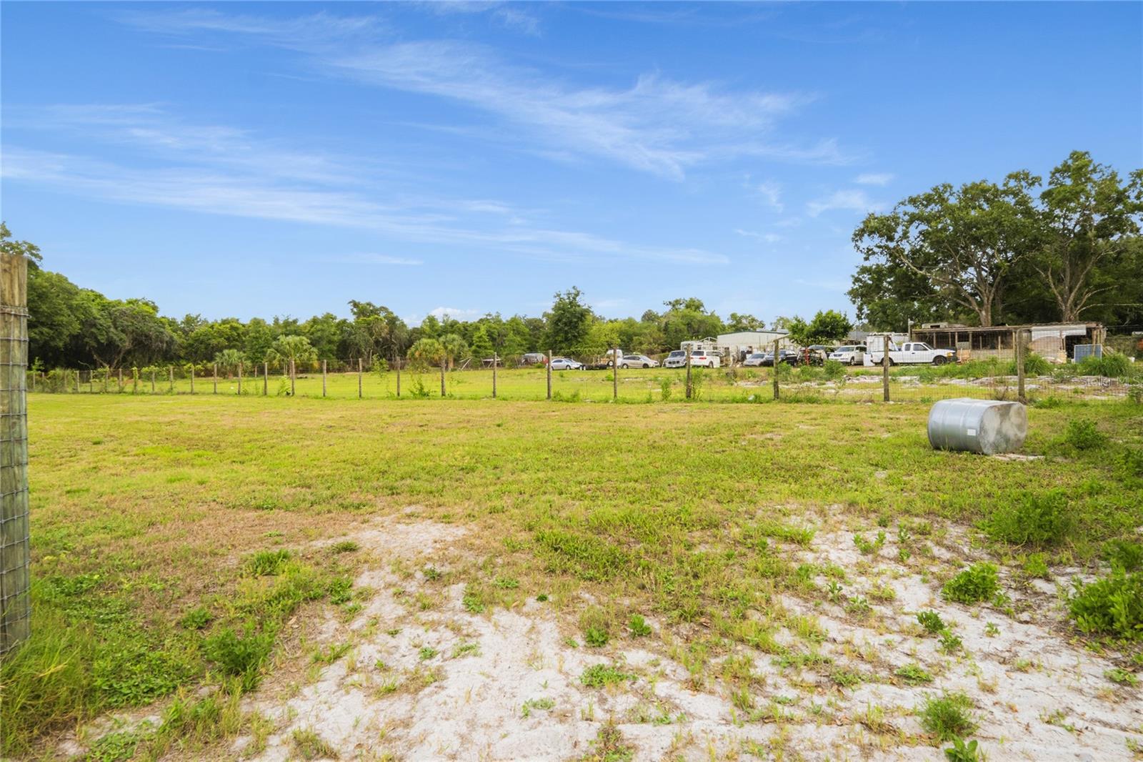 3901 N APOPKA VINELAND RD, ORLANDO, FL, 32818