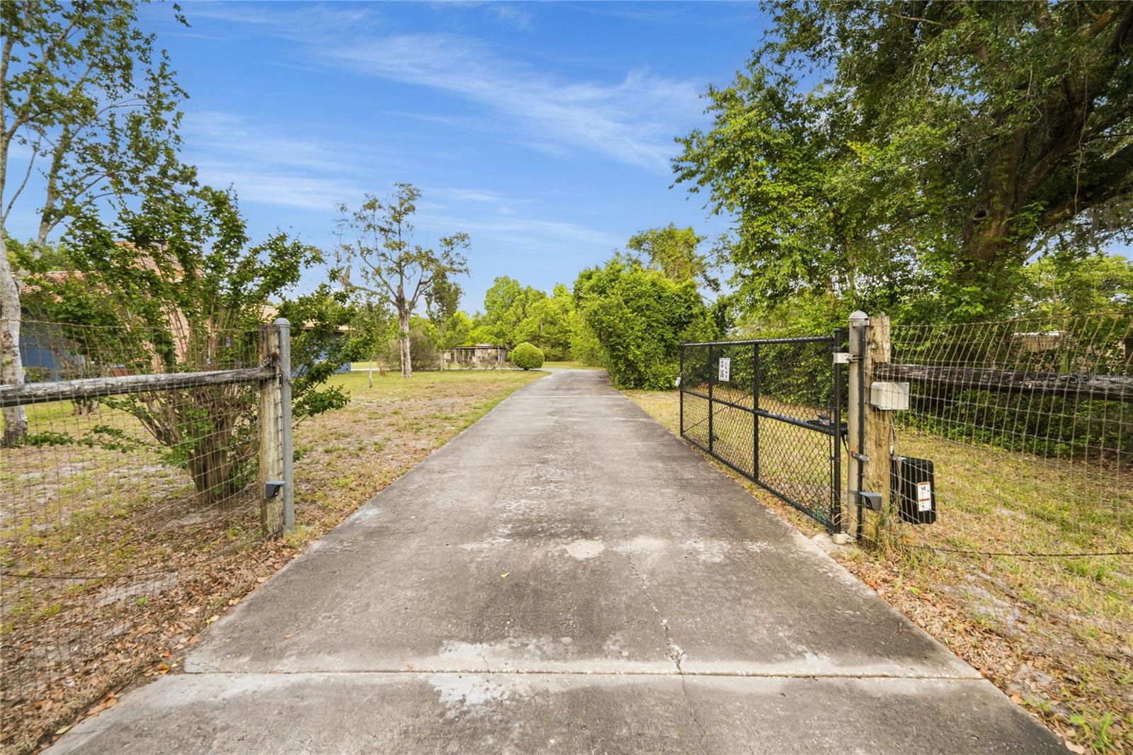 3901 N APOPKA VINELAND RD, ORLANDO, FL, 32818