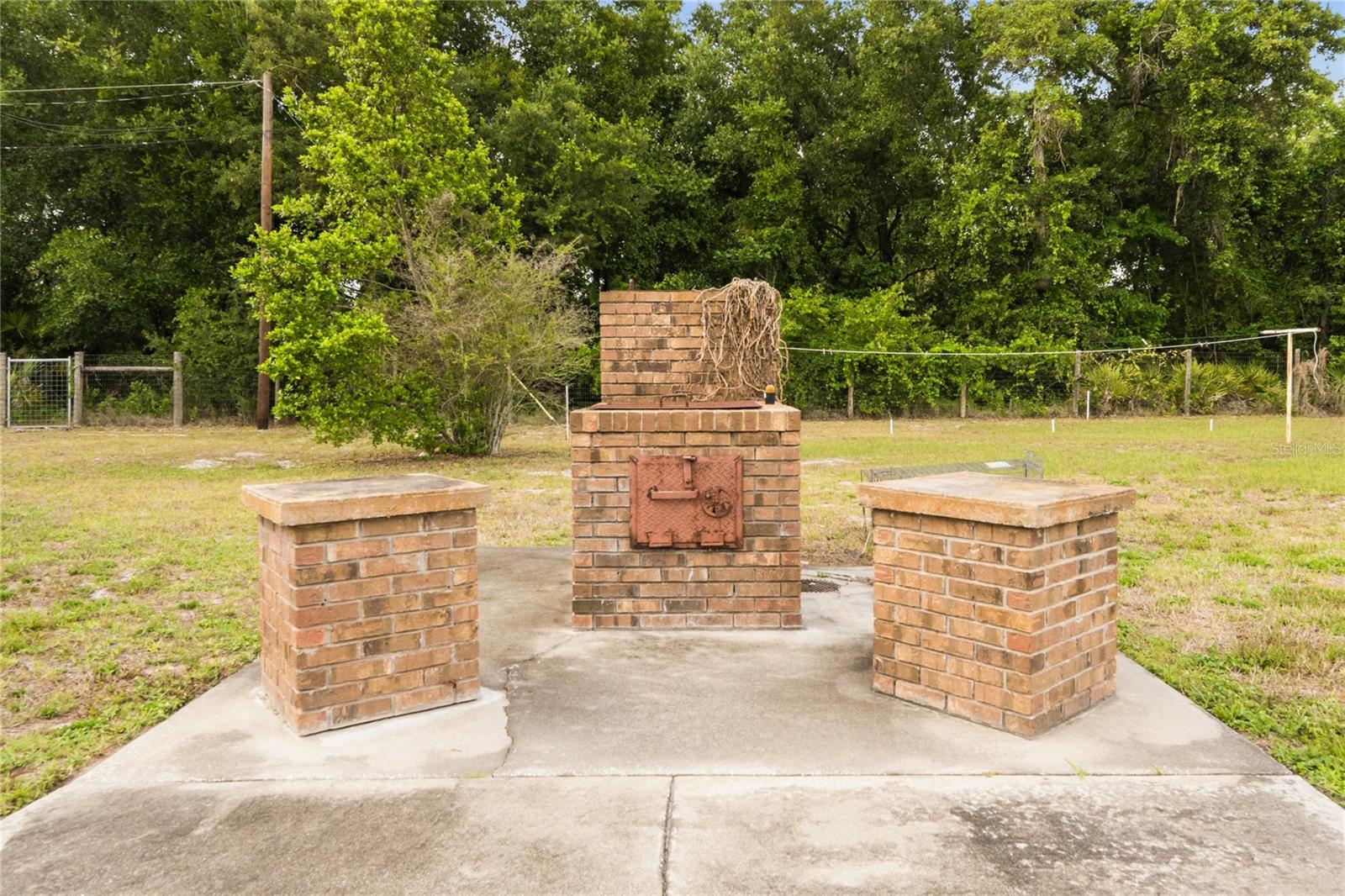 3901 N APOPKA VINELAND RD, ORLANDO, FL, 32818