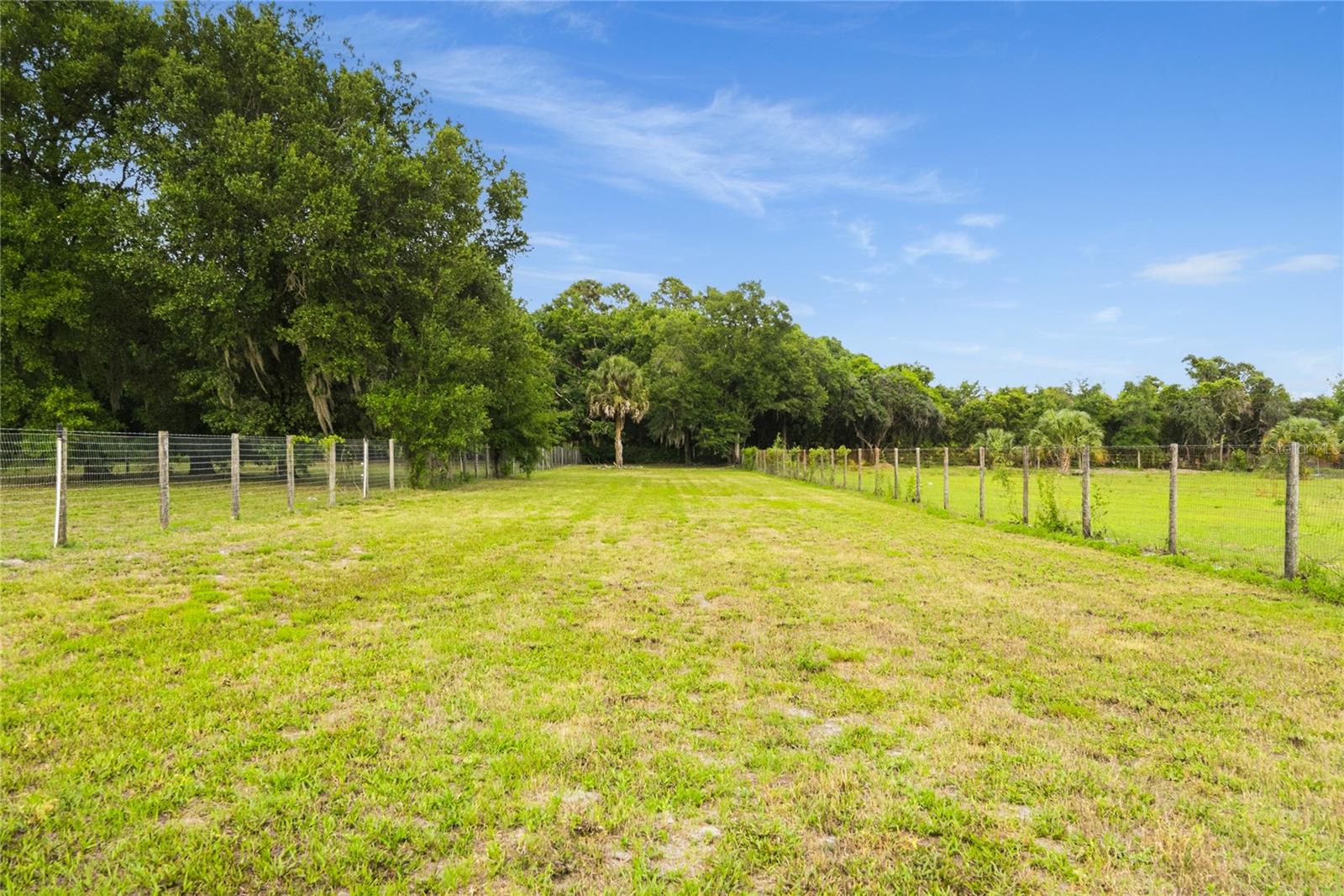 3901 N APOPKA VINELAND RD, ORLANDO, FL, 32818