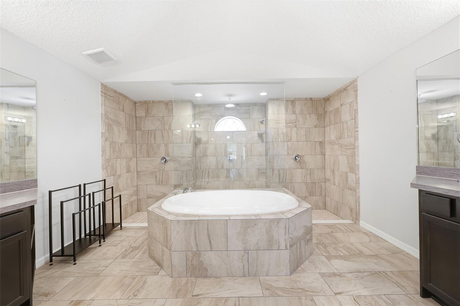 18043 PALMDALE RD, WEEKI WACHEE, FL, 34614