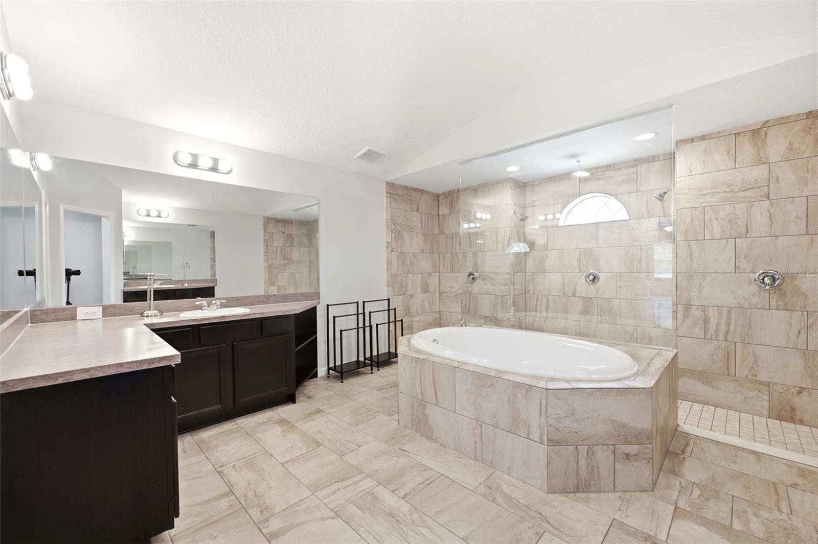 18043 PALMDALE RD, WEEKI WACHEE, FL, 34614