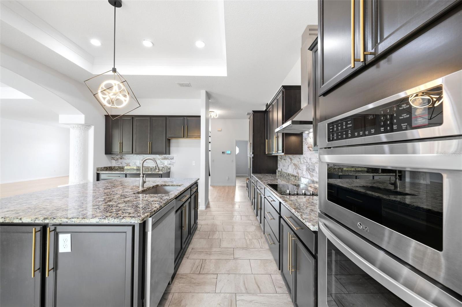 18043 PALMDALE RD, WEEKI WACHEE, FL, 34614