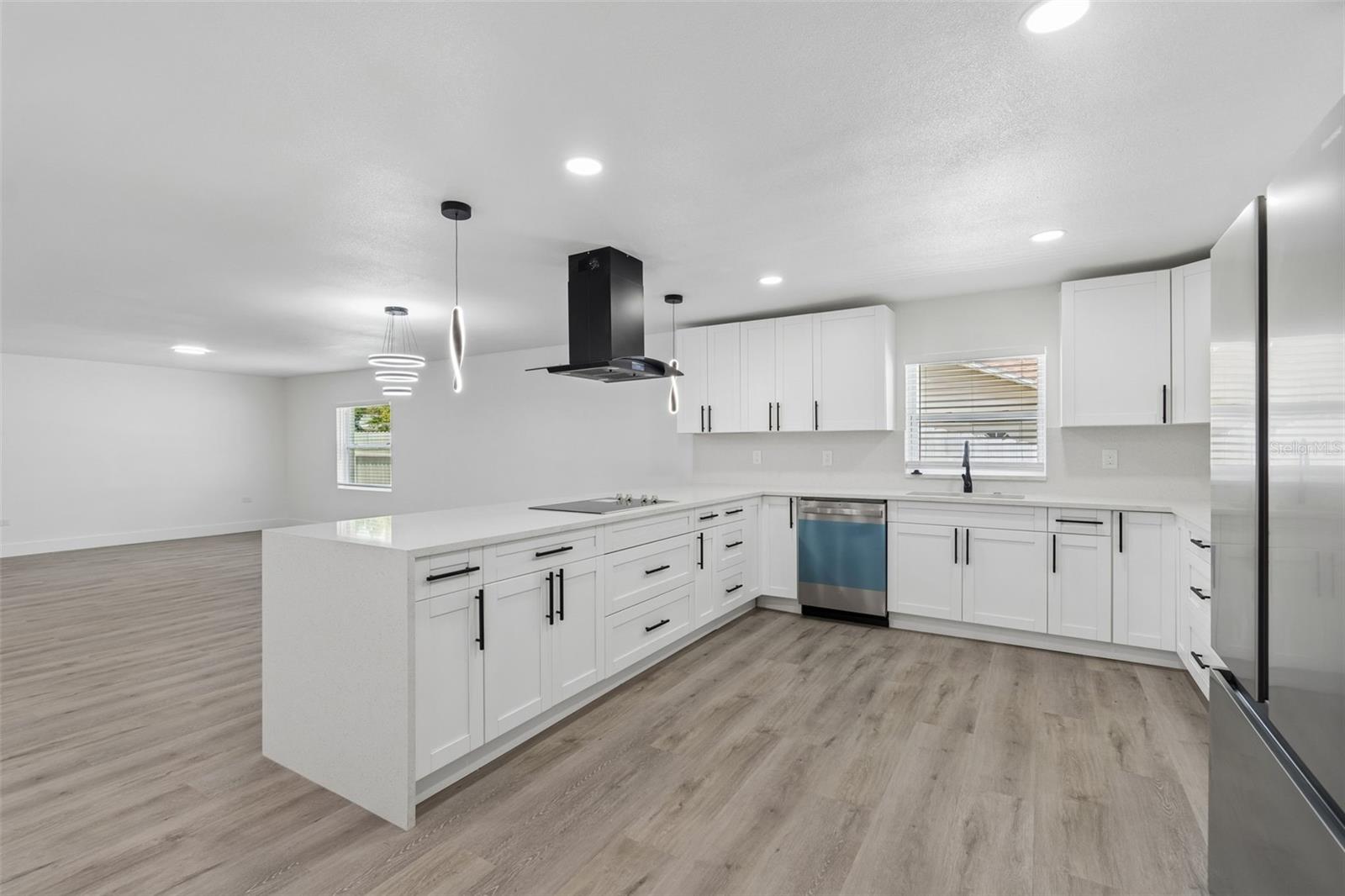 7906 N FREMONT AVE, TAMPA, FL, 33604