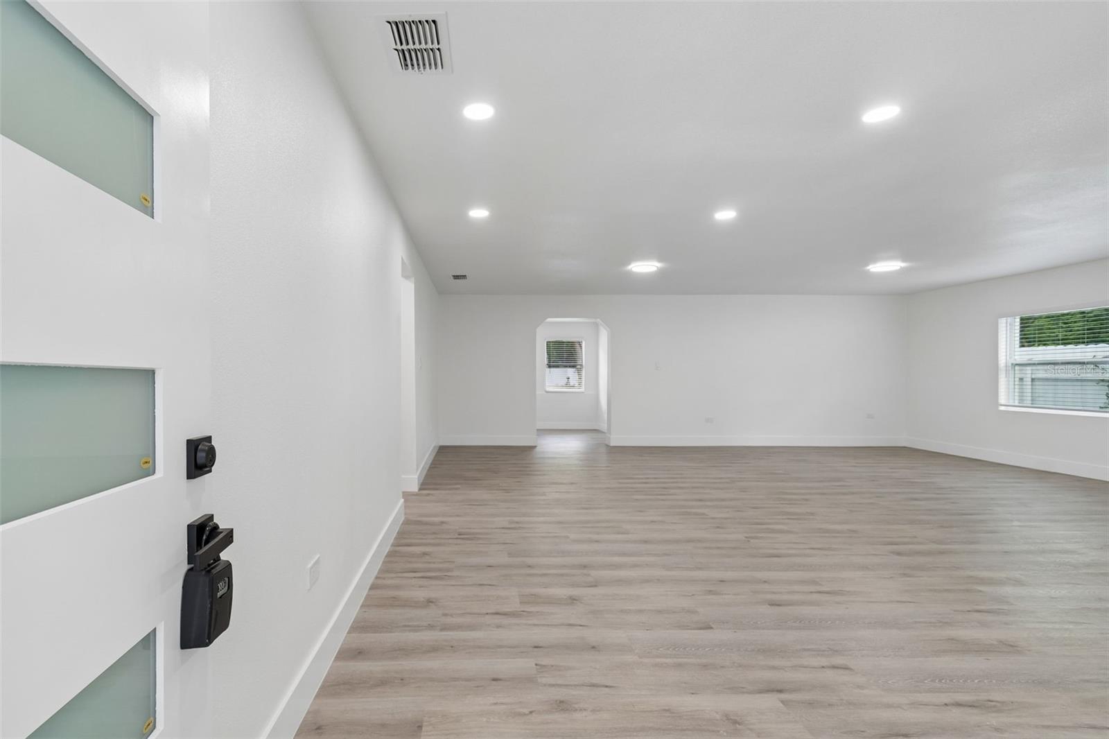 7906 N FREMONT AVE, TAMPA, FL, 33604