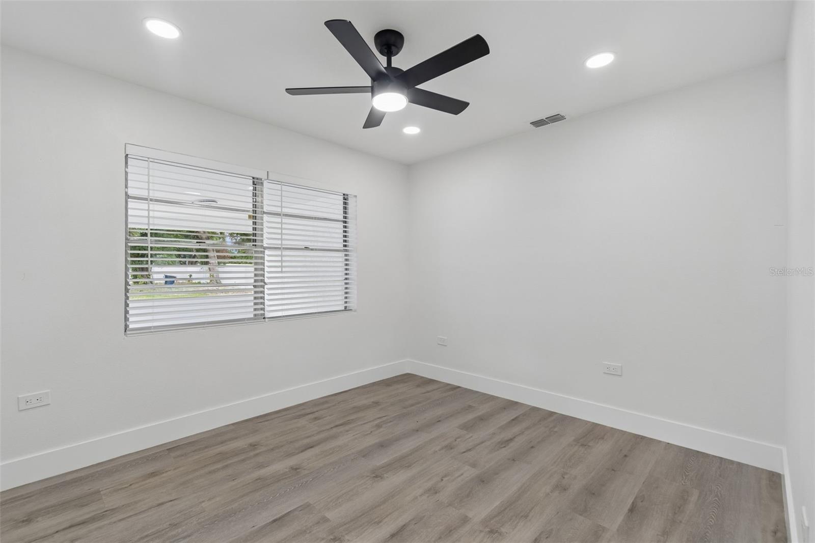 7906 N FREMONT AVE, TAMPA, FL, 33604