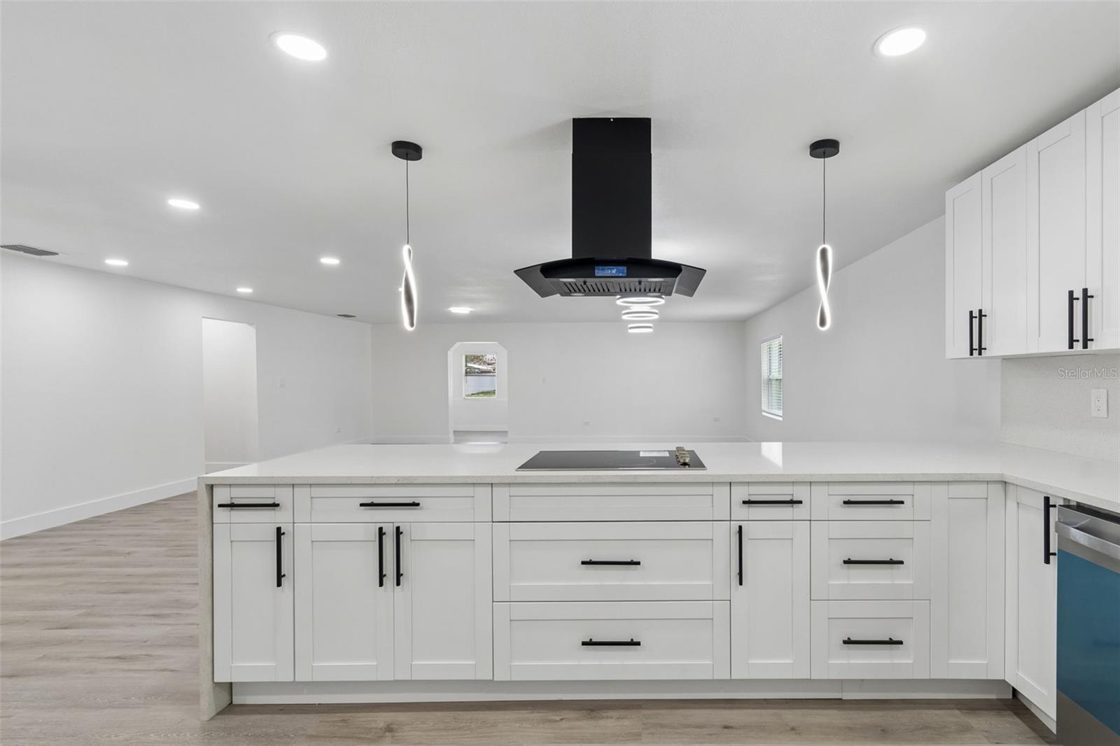 7906 N FREMONT AVE, TAMPA, FL, 33604
