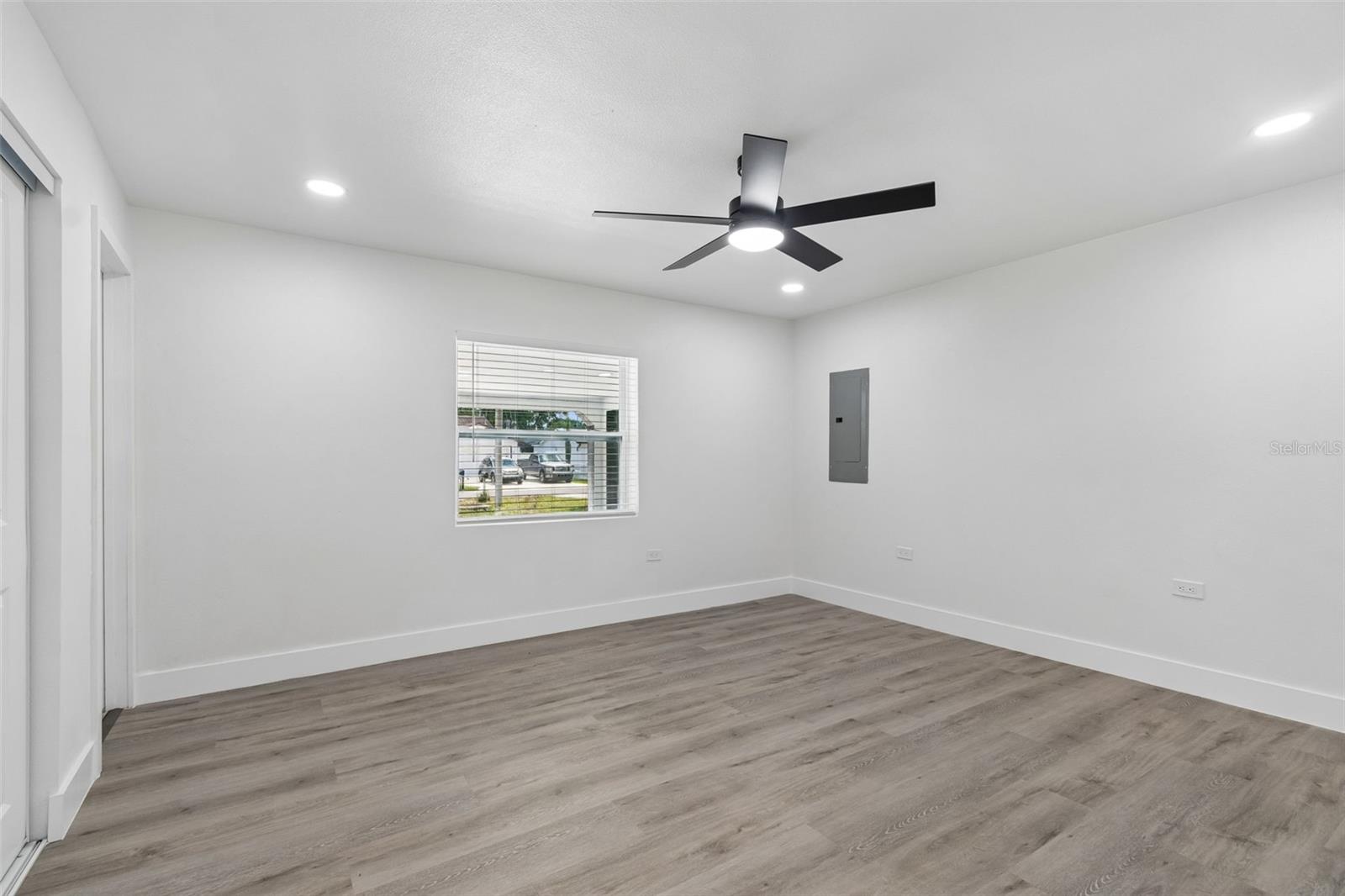 7906 N FREMONT AVE, TAMPA, FL, 33604