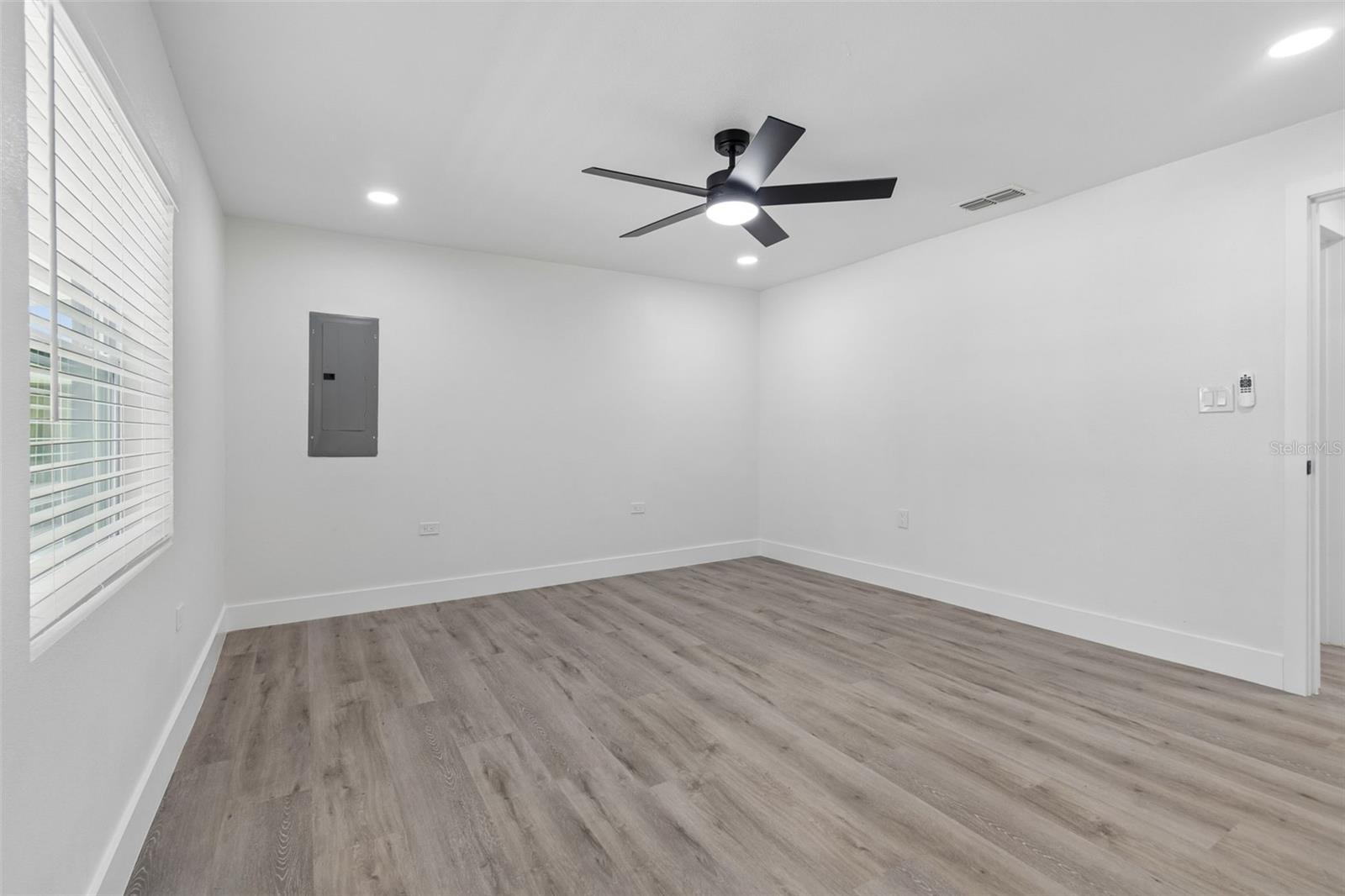 7906 N FREMONT AVE, TAMPA, FL, 33604