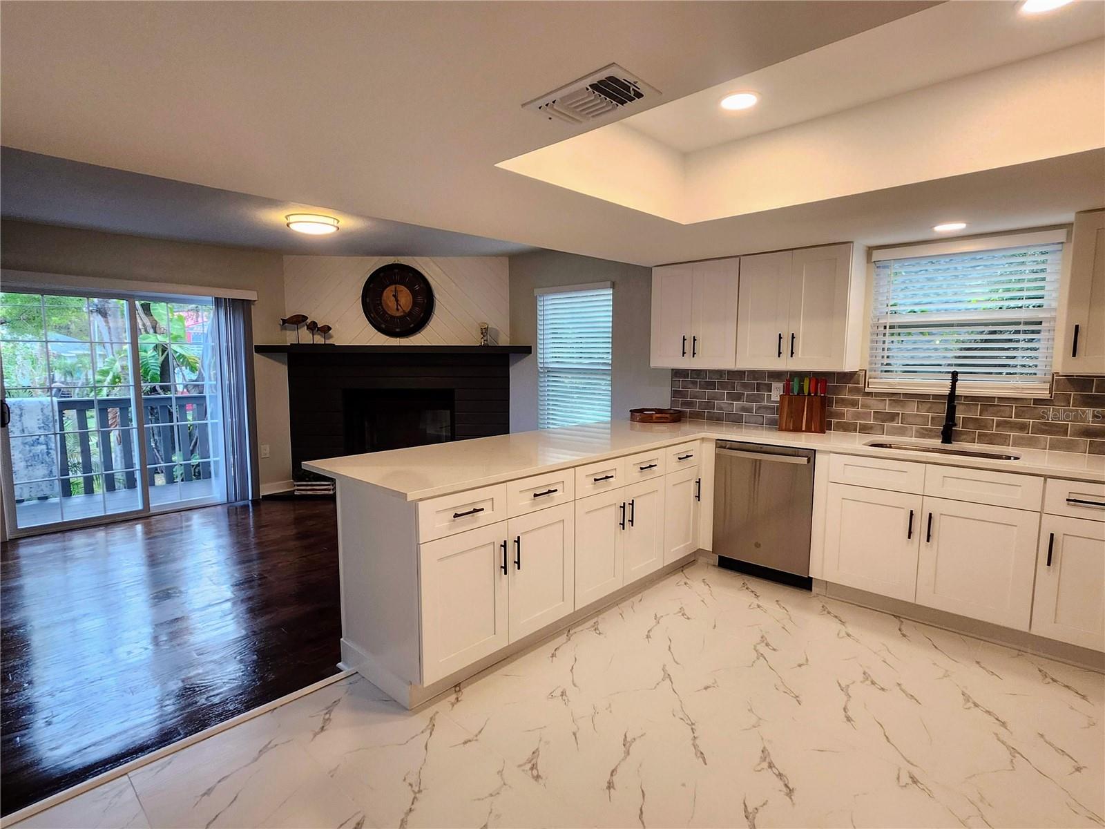 3071 HURON AVE, OLDSMAR, FL, 34677