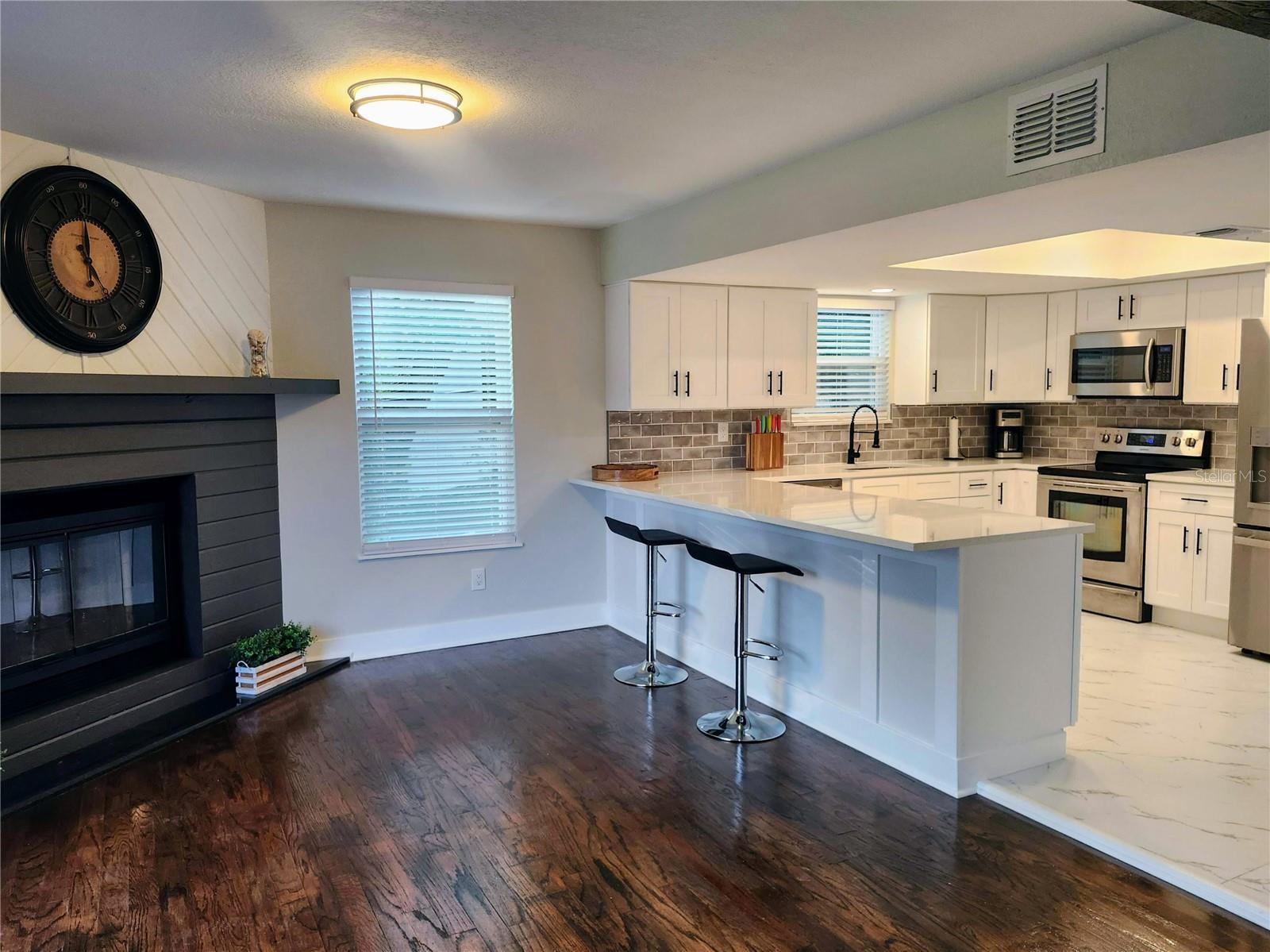 3071 HURON AVE, OLDSMAR, FL, 34677