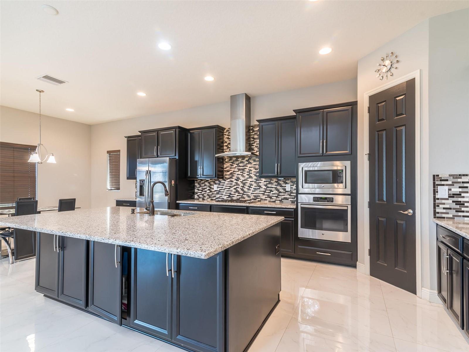 1014 SONESTA AVE, BRANDON, FL, 33511
