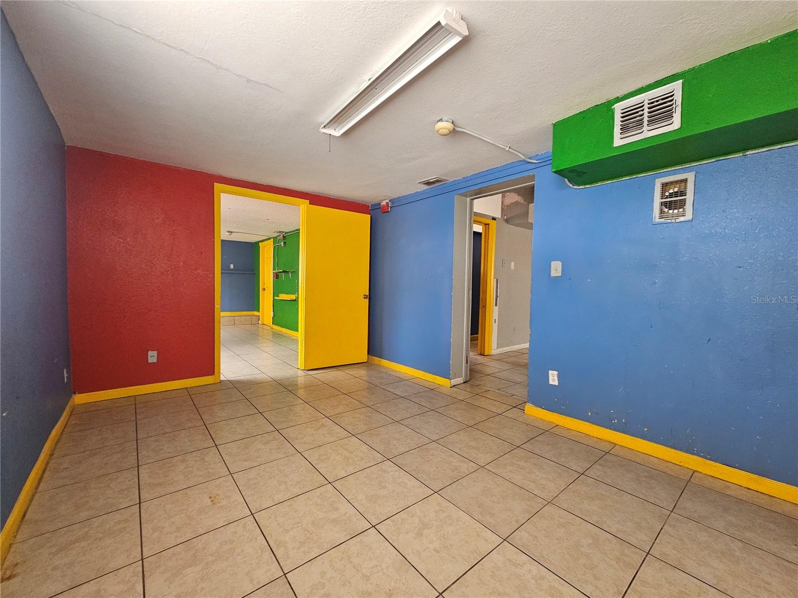 1434 N PINE HILLS, ORLANDO, FL, 32808
