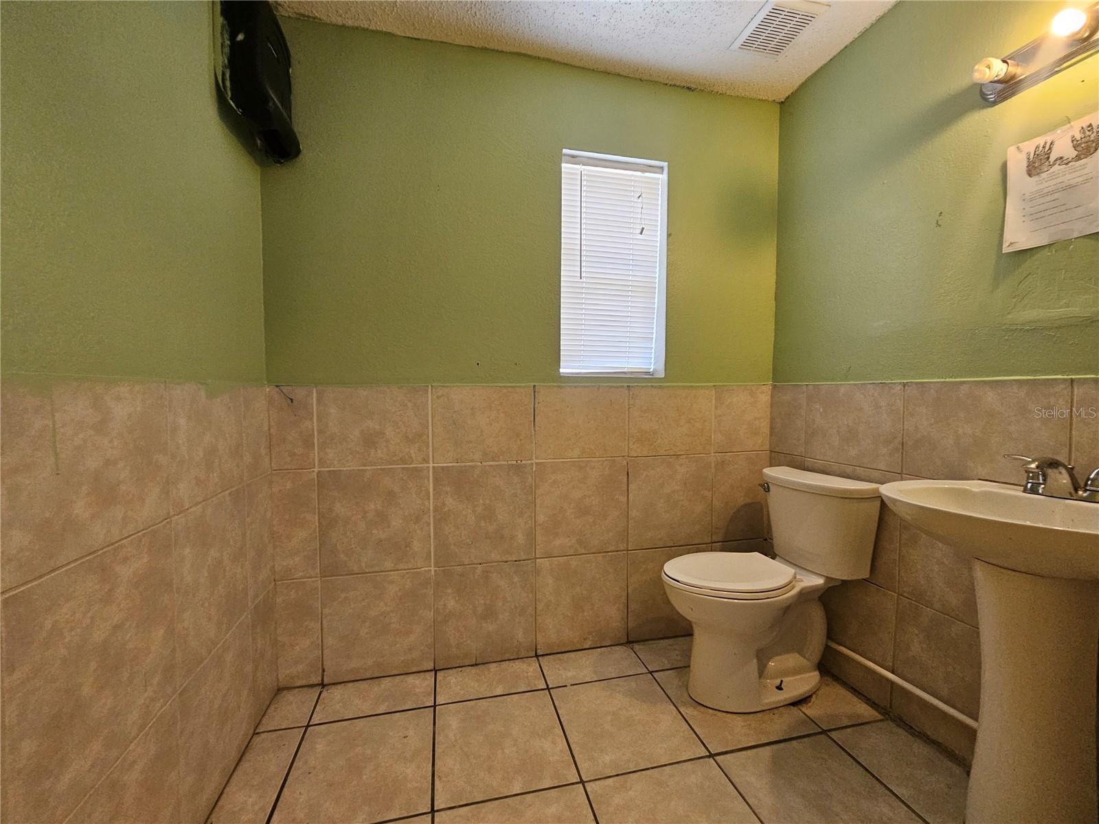 1434 N PINE HILLS, ORLANDO, FL, 32808