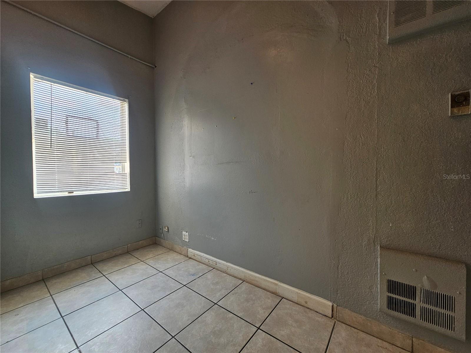 1434 N PINE HILLS, ORLANDO, FL, 32808