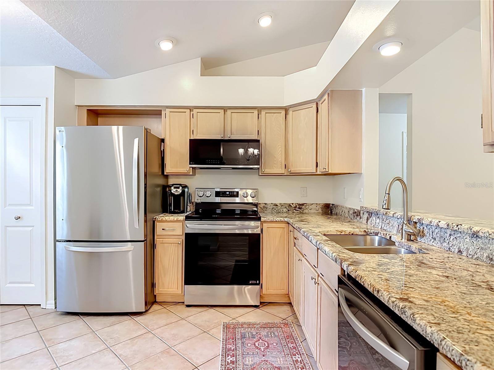 405 SECLUDED OAKS TRL, DELAND, FL, 32724