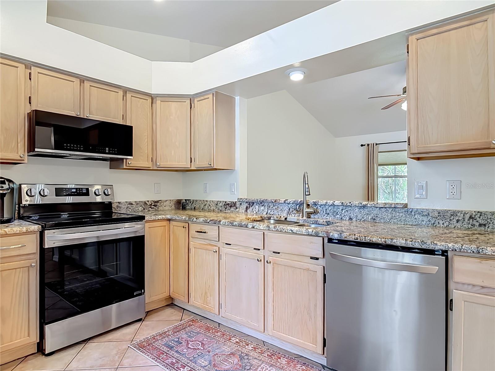 405 SECLUDED OAKS TRL, DELAND, FL, 32724