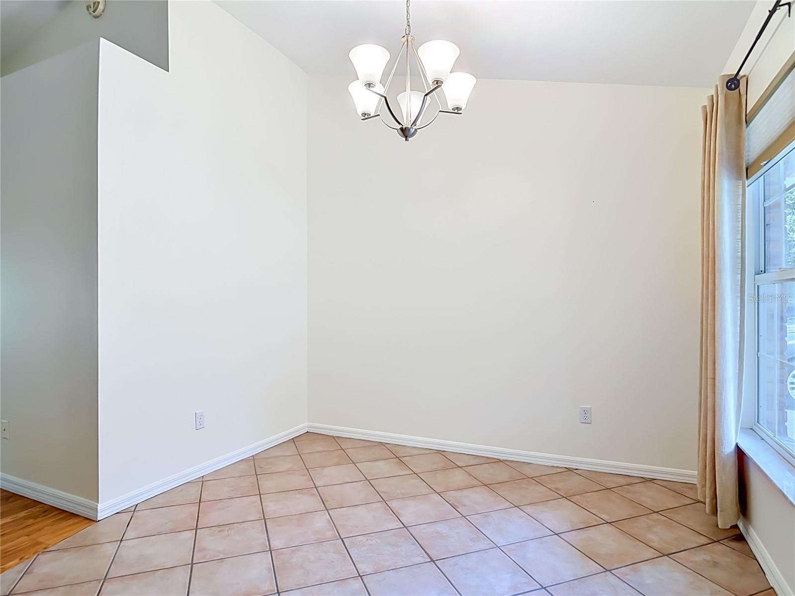 405 SECLUDED OAKS TRL, DELAND, FL, 32724