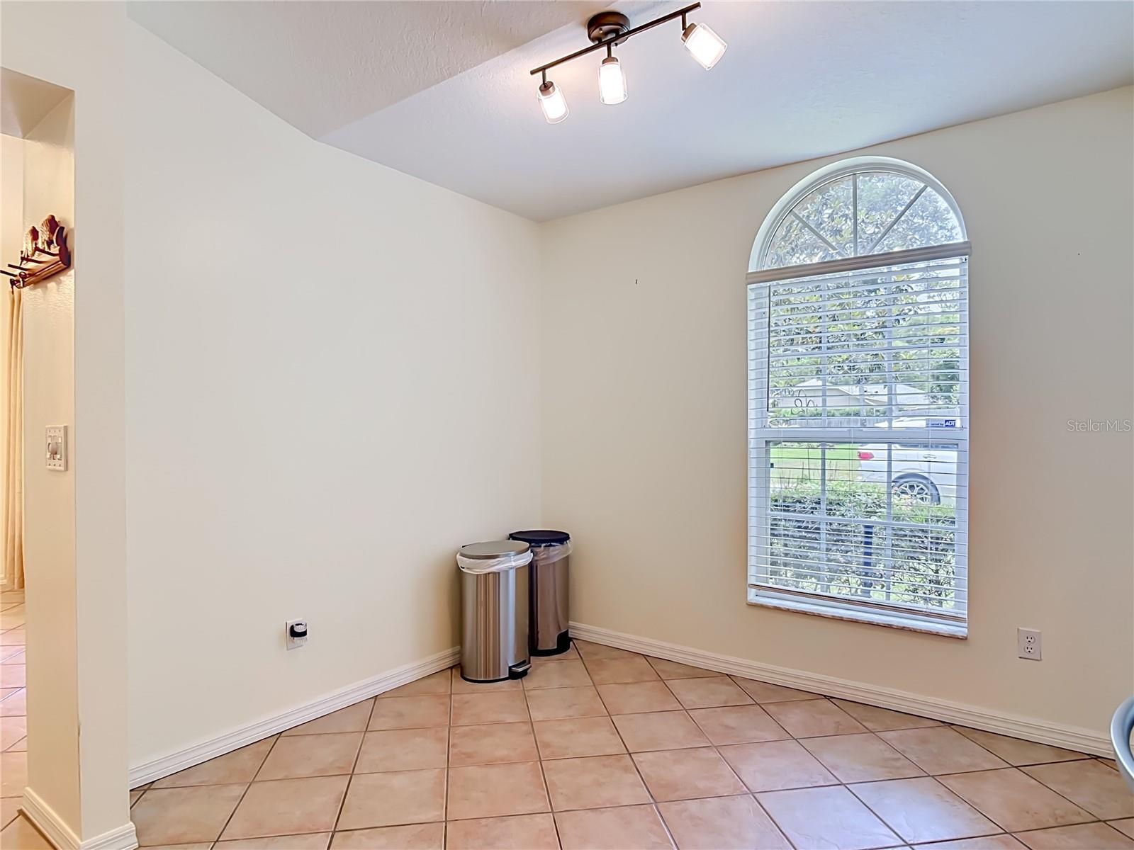 405 SECLUDED OAKS TRL, DELAND, FL, 32724