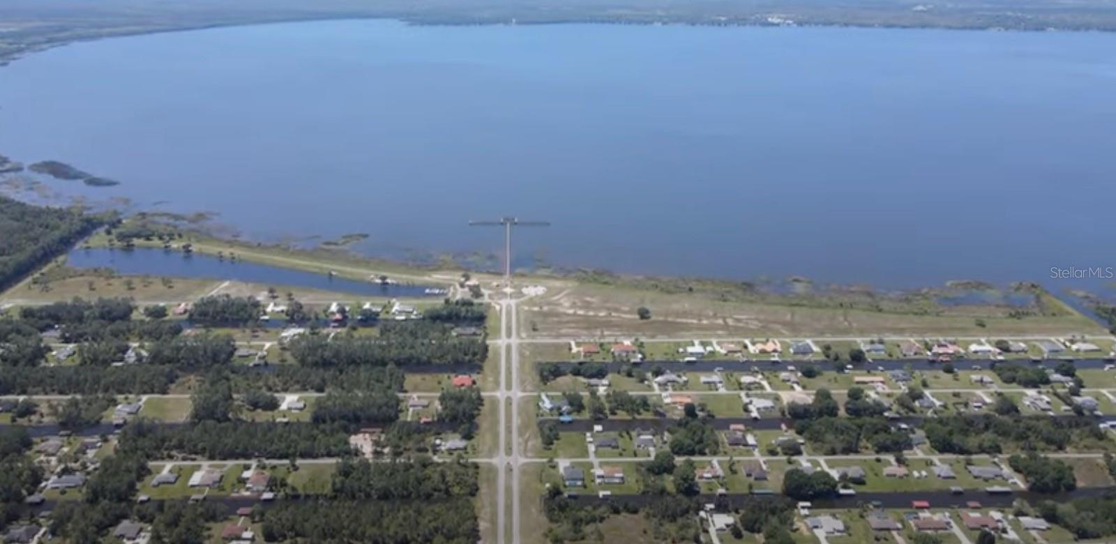 220 MAGNOLIA DR, INDIAN LAKE ESTATES, FL, 33855