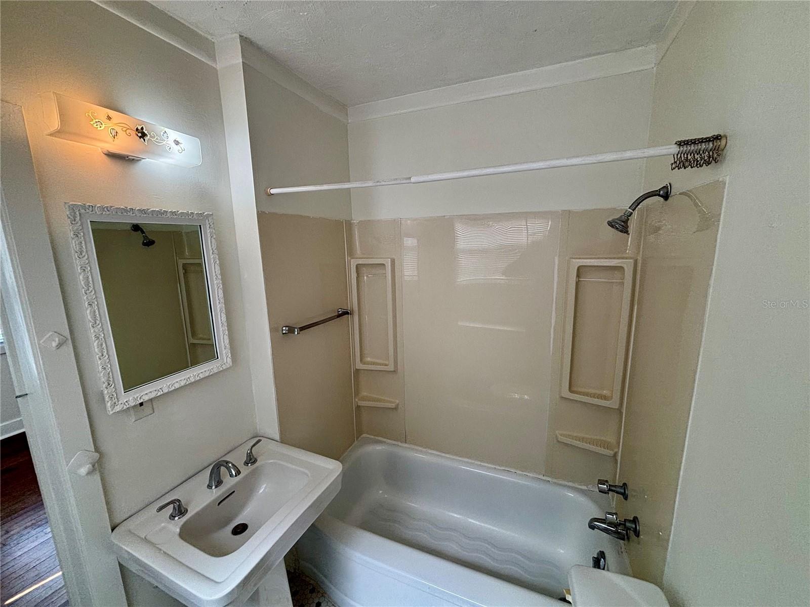1219 LAKE HIGHLAND DR, ORLANDO, FL, 32803