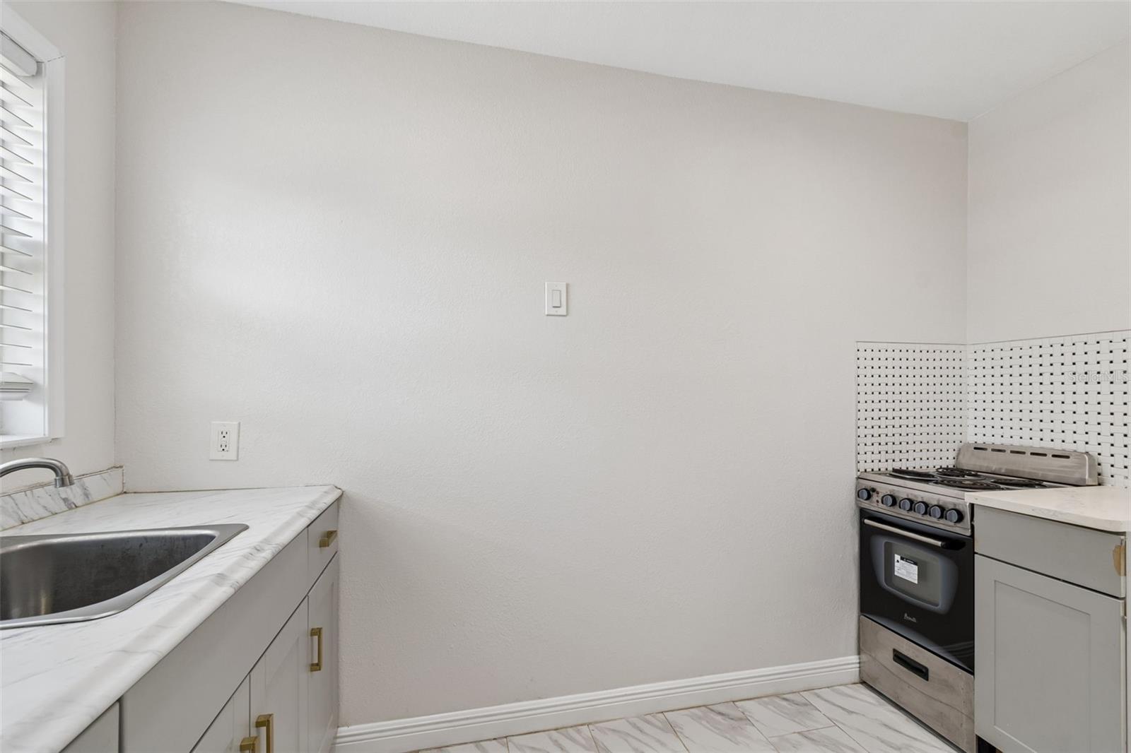 1500 30TH AVE N, ST PETERSBURG, FL, 33704