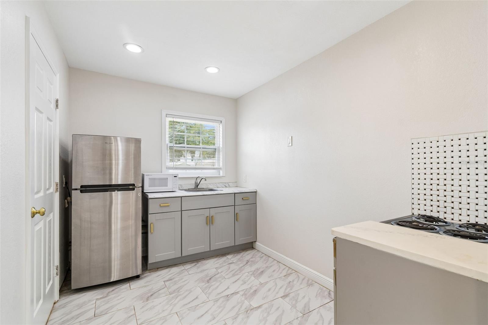 1500 30TH AVE N, ST PETERSBURG, FL, 33704