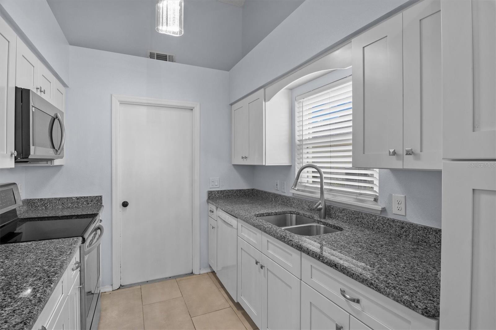 8 SAINT KITTS CIR, WINTER HAVEN, FL, 33884