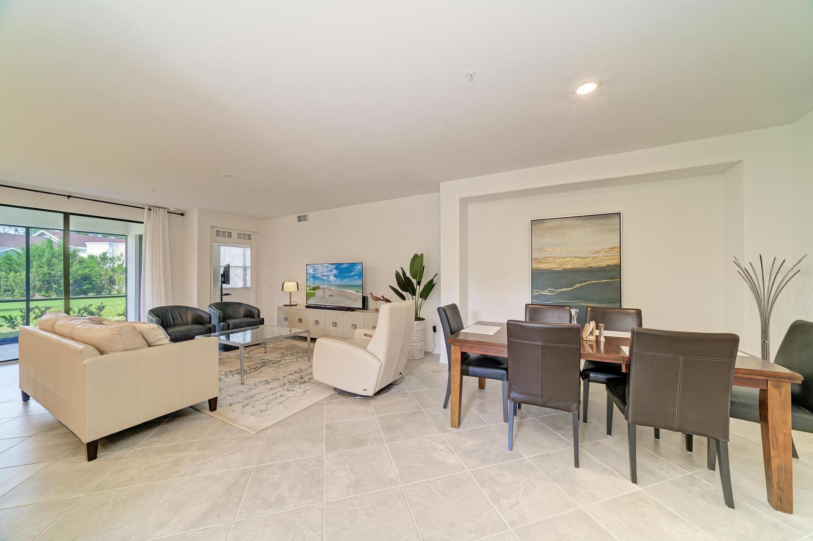 5687 N HONORE AVE #411, SARASOTA, FL, 34243