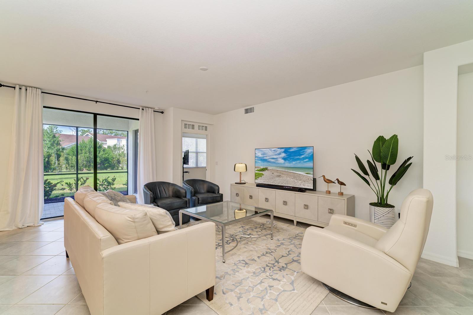 5687 N HONORE AVE #411, SARASOTA, FL, 34243