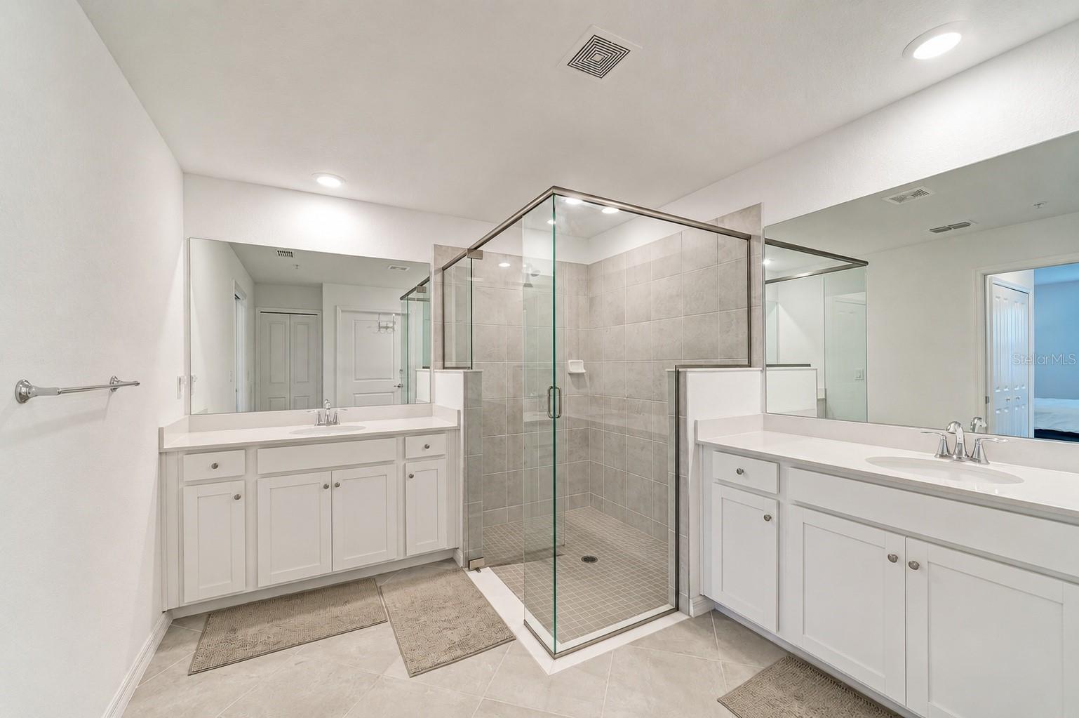 5687 N HONORE AVE #411, SARASOTA, FL, 34243