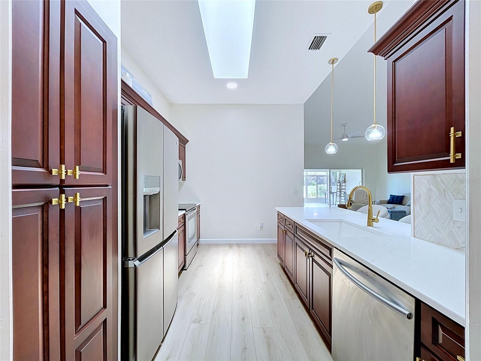2307 NEW ORCHARD CT, SUN CITY CENTER, FL, 33573
