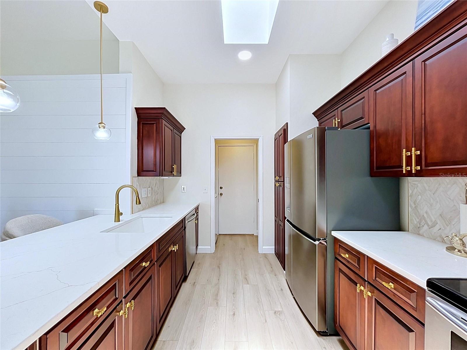 2307 NEW ORCHARD CT, SUN CITY CENTER, FL, 33573
