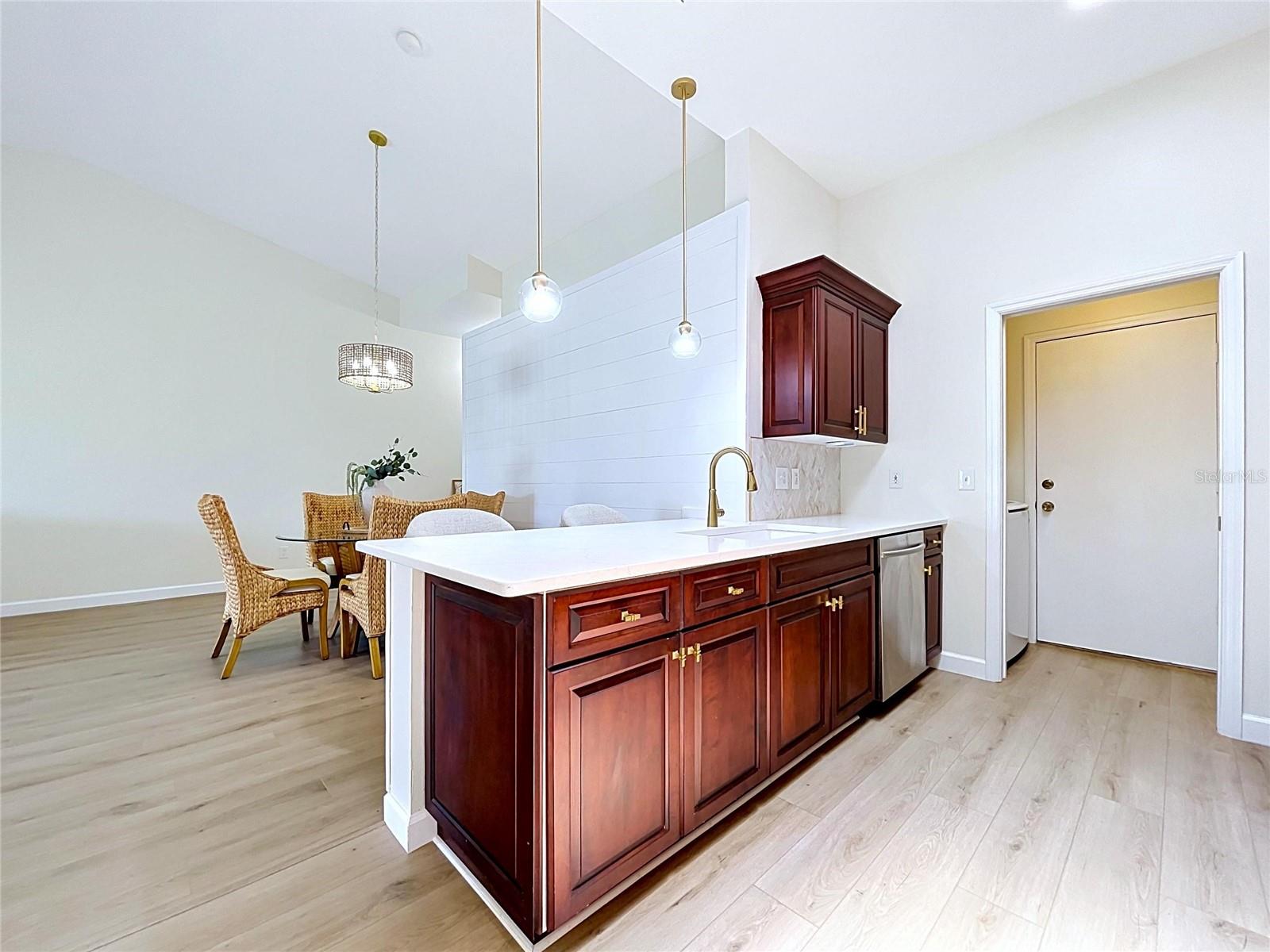 2307 NEW ORCHARD CT, SUN CITY CENTER, FL, 33573