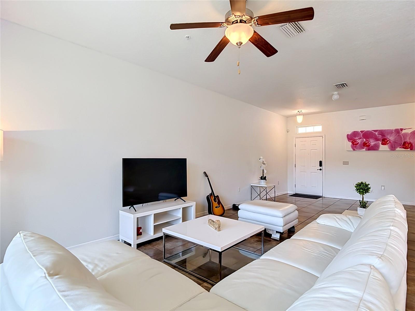 8615 ANDALUCIA FIELD DR, TAMPA, FL, 33637