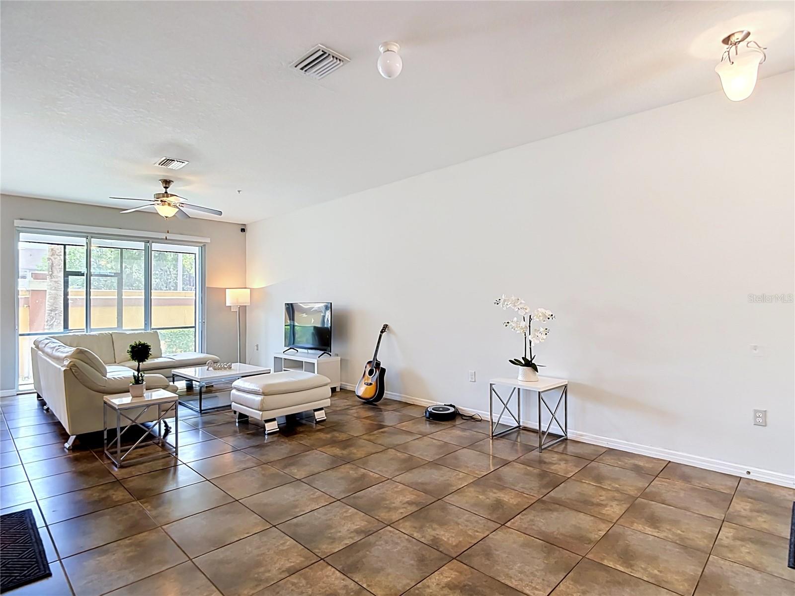 8615 ANDALUCIA FIELD DR, TAMPA, FL, 33637